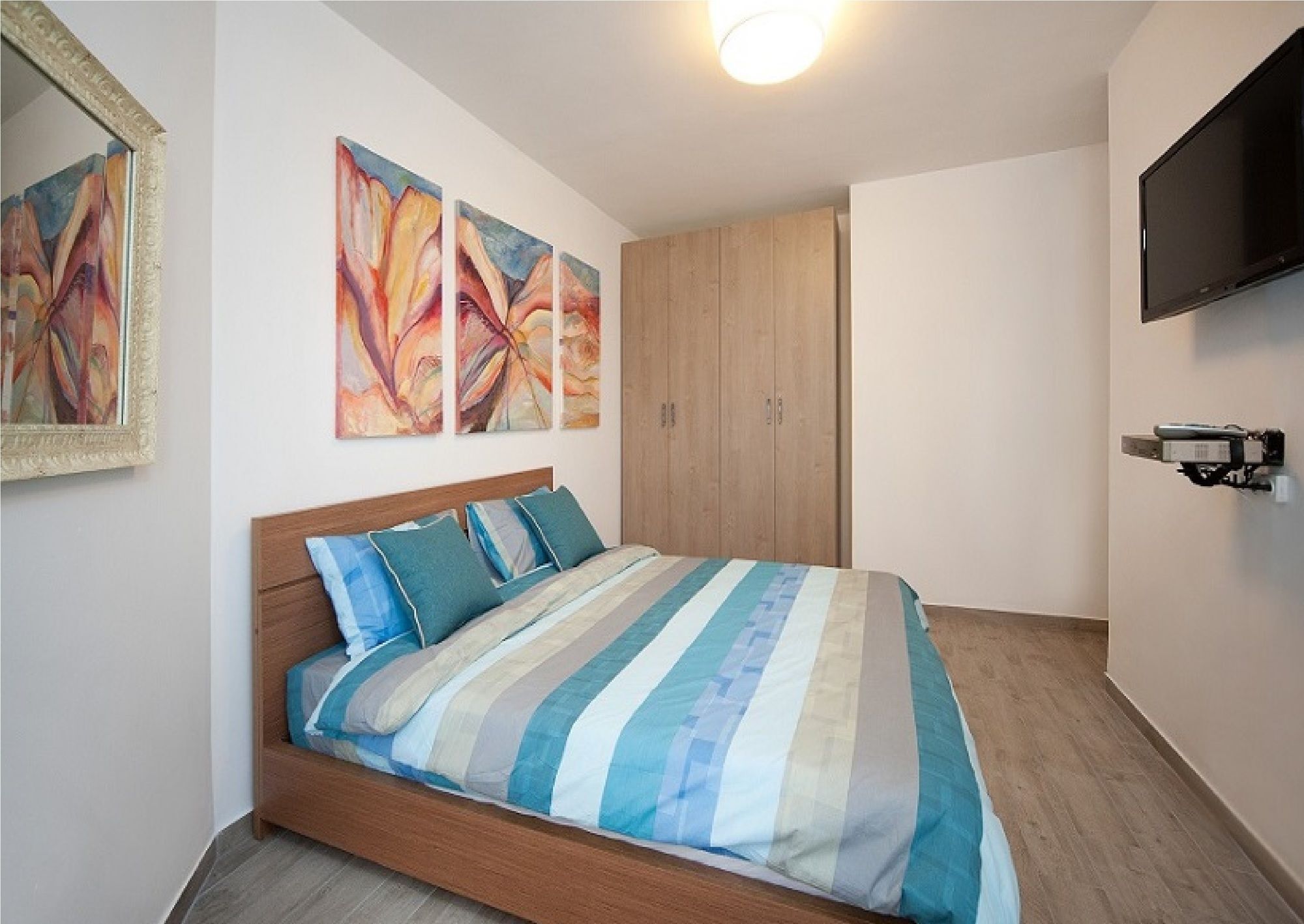 Chic 3Br Apt W Sauna & Parking On The Beach By Sea N' Rent Tel Aviv Eksteriør bilde